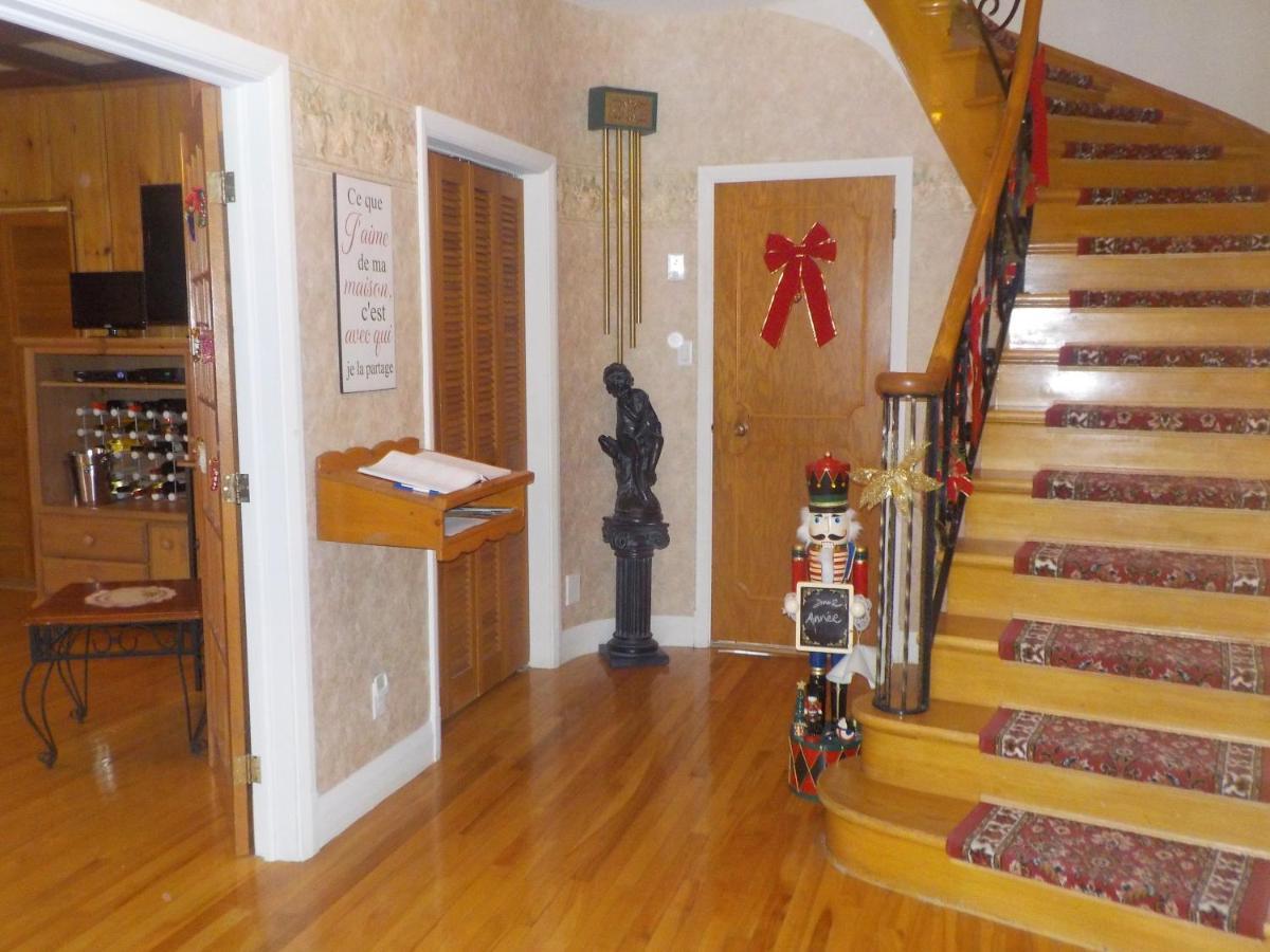 Gite Au P'Tit Manoir B&B Chicoutimi Exterior foto